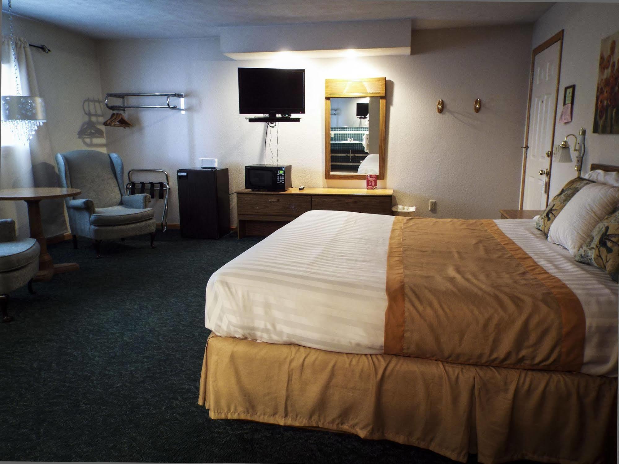 Hiawatha Motel Escanaba Exterior photo