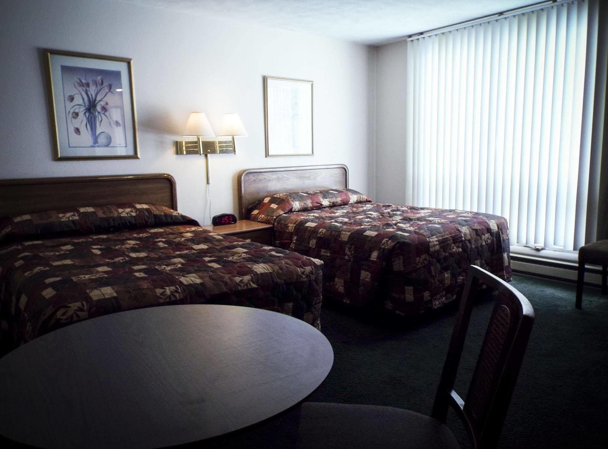 Hiawatha Motel Escanaba Exterior photo